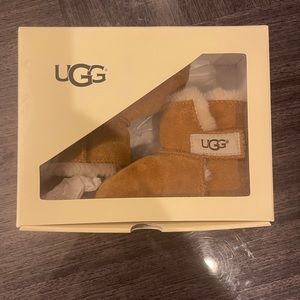 UGG infant unisex booties